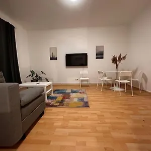  Apartment Mit Balkon Im Stadtzentrum