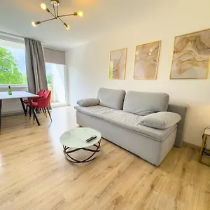  Apartment Messe-apartment Fuer 5 Gaeste Mit Balkon Und Lift